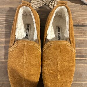 Minnetonka Men's Brown Suede Slip-Ons